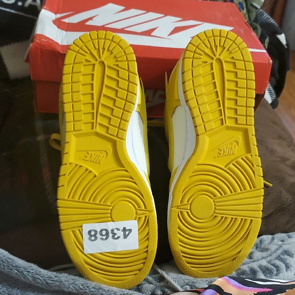 Nike Dunk Twist Low Vivid Sulfer Sneakers - Picture 5 of 8